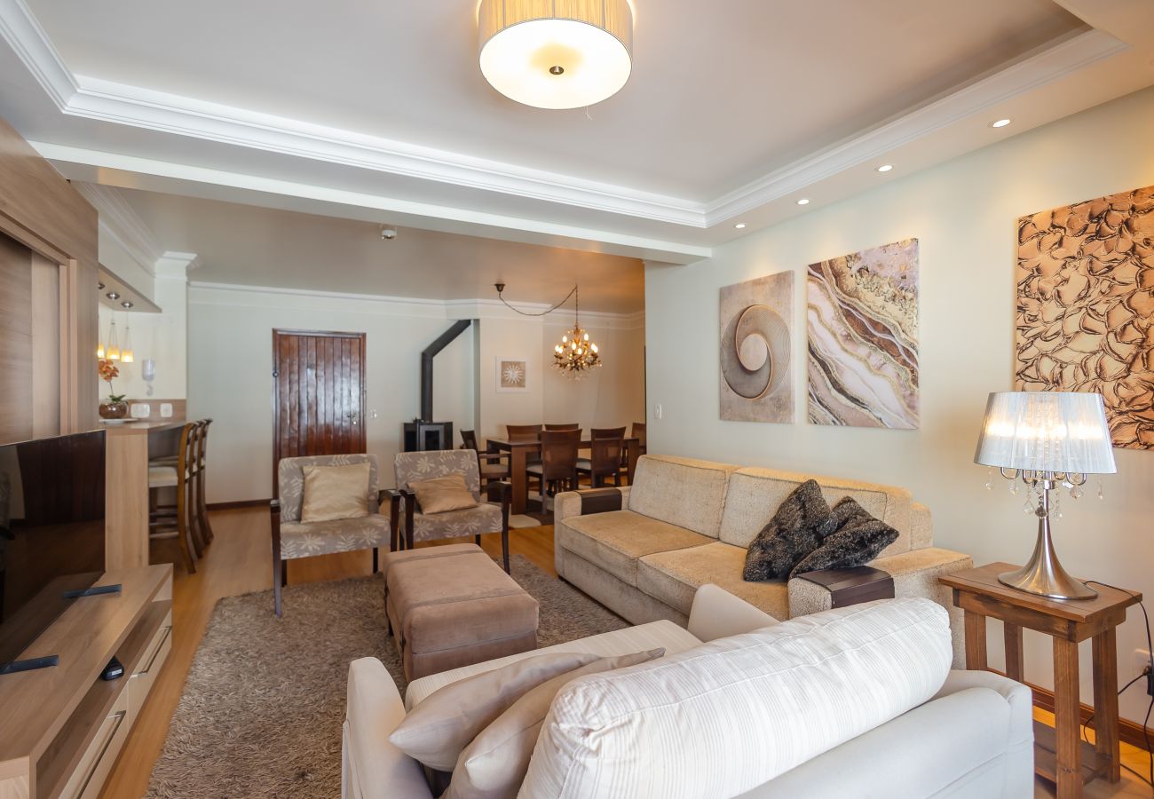 Apartamento em Gramado - Apto amplo 2D (banho social+lavabo) no coração de Gramado!