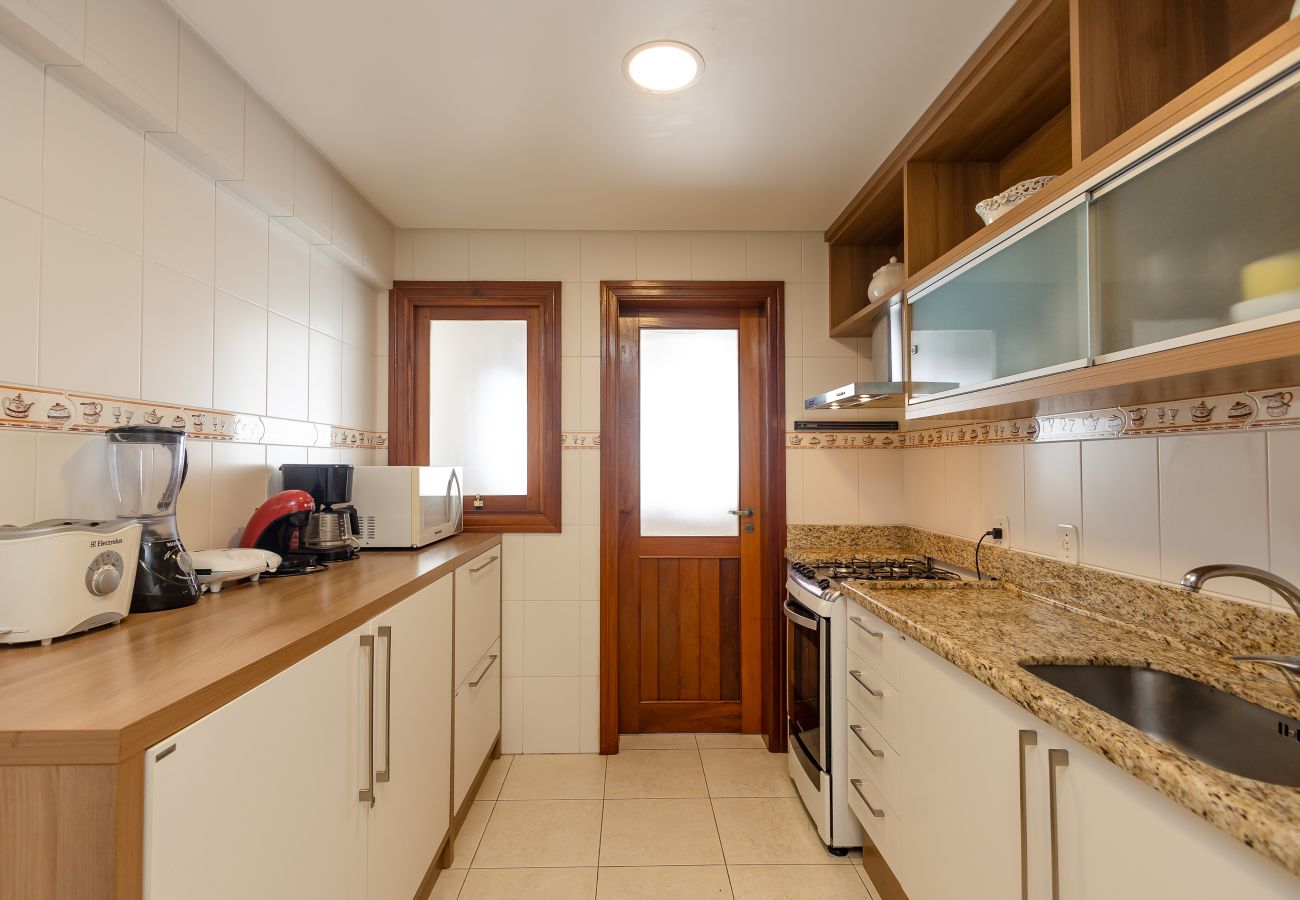 Apartamento em Gramado - Apto amplo 2D (banho social+lavabo) no coração de Gramado!