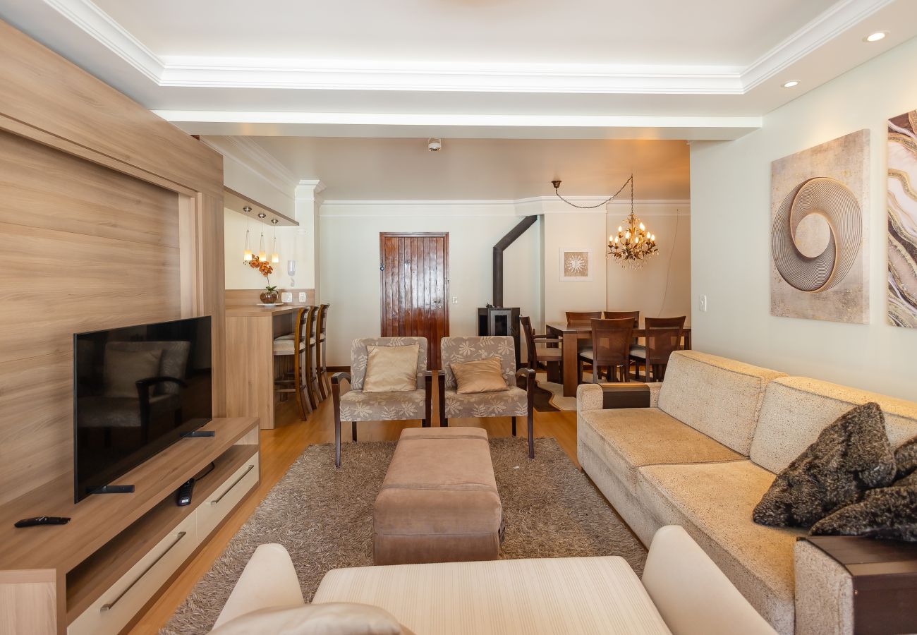 Apartamento em Gramado - Apto amplo 2D (banho social+lavabo) no coração de Gramado!