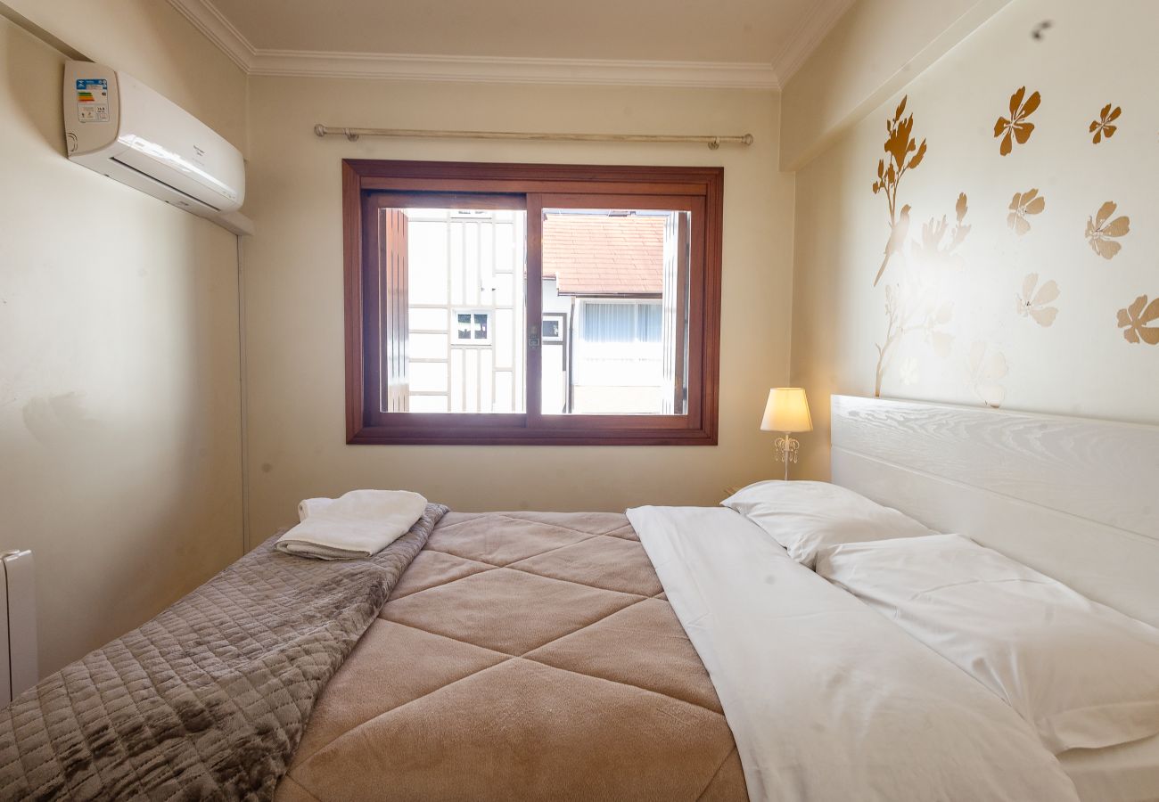 Apartamento em Gramado - Apto amplo 2D (banho social+lavabo) no coração de Gramado!