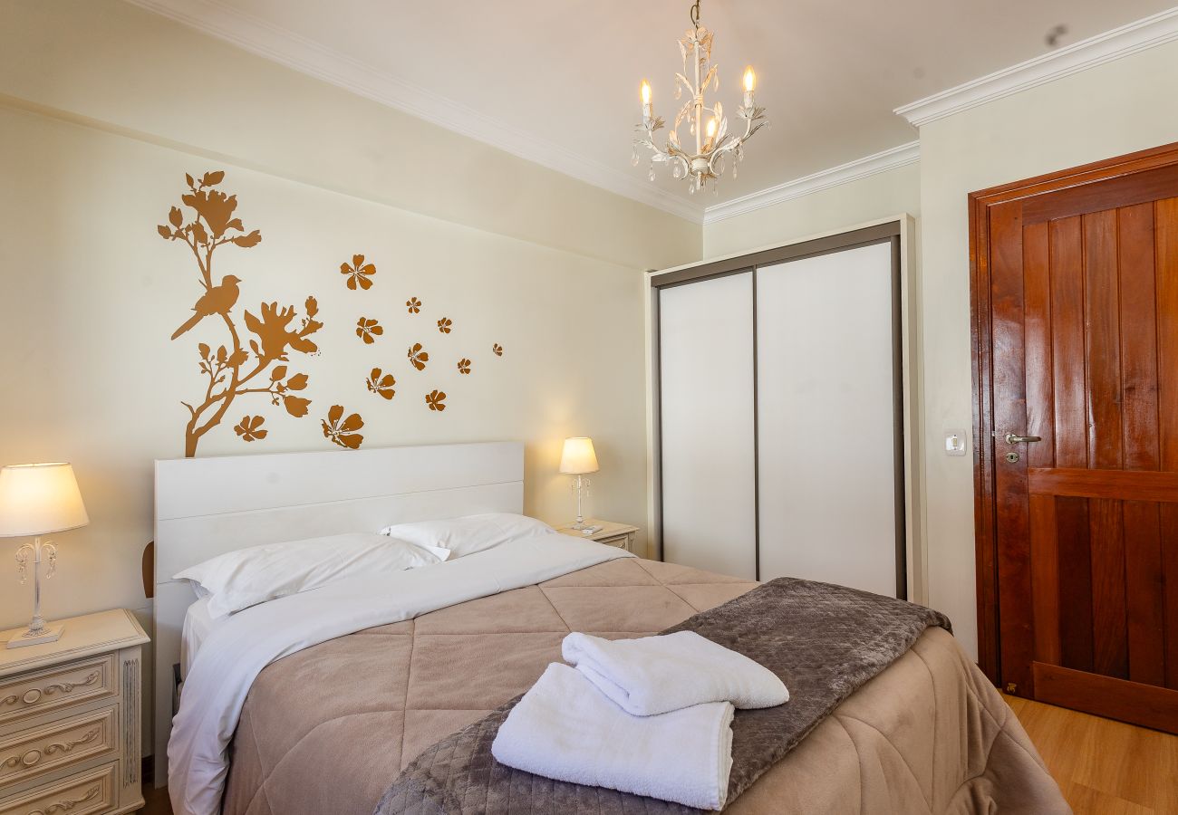 Apartamento em Gramado - Apto amplo 2D (banho social+lavabo) no coração de Gramado!