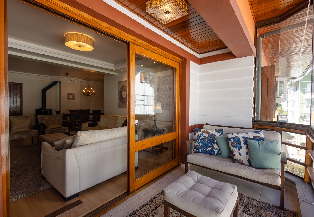 Apartamento em Gramado - Apto amplo 2D (banho social+lavabo) no coração de Gramado!