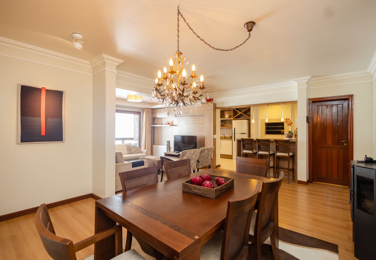 Apartamento em Gramado - Apto amplo 2D (banho social+lavabo) no coração de Gramado!