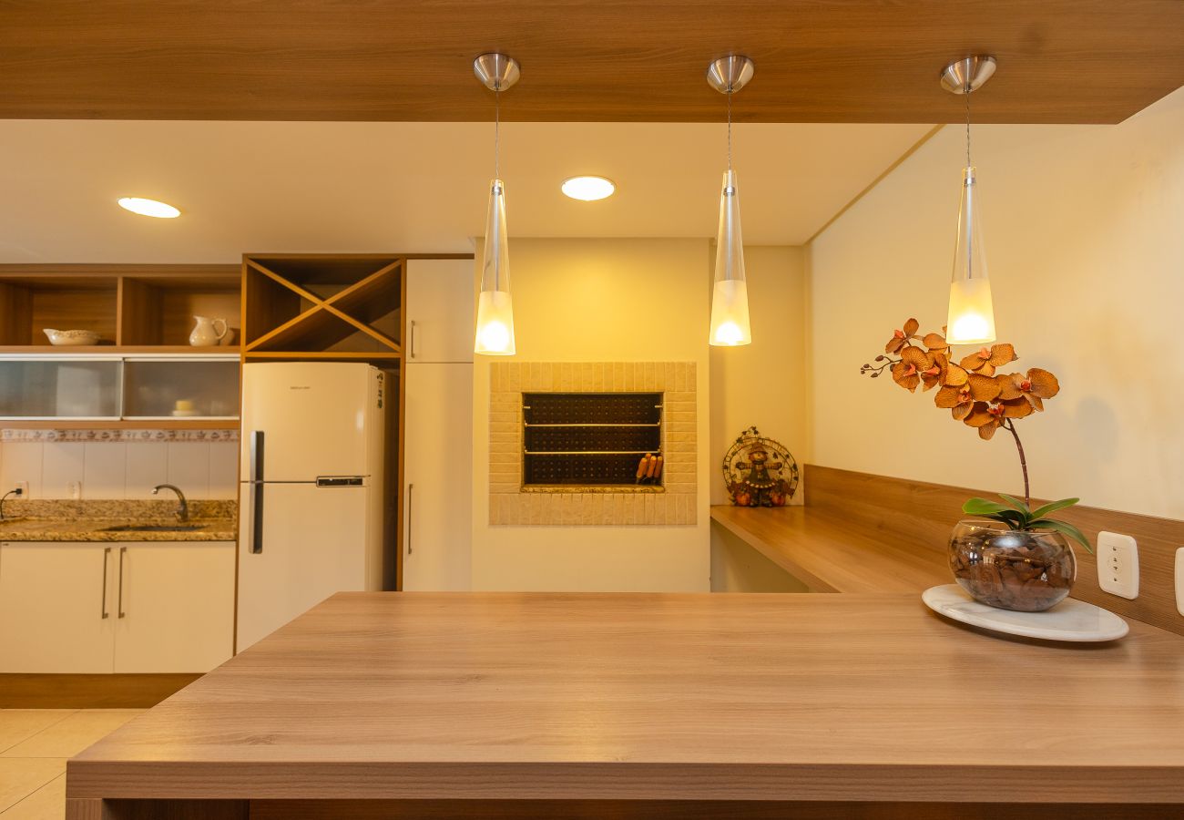 Apartamento em Gramado - Apto amplo 2D (banho social+lavabo) no coração de Gramado!