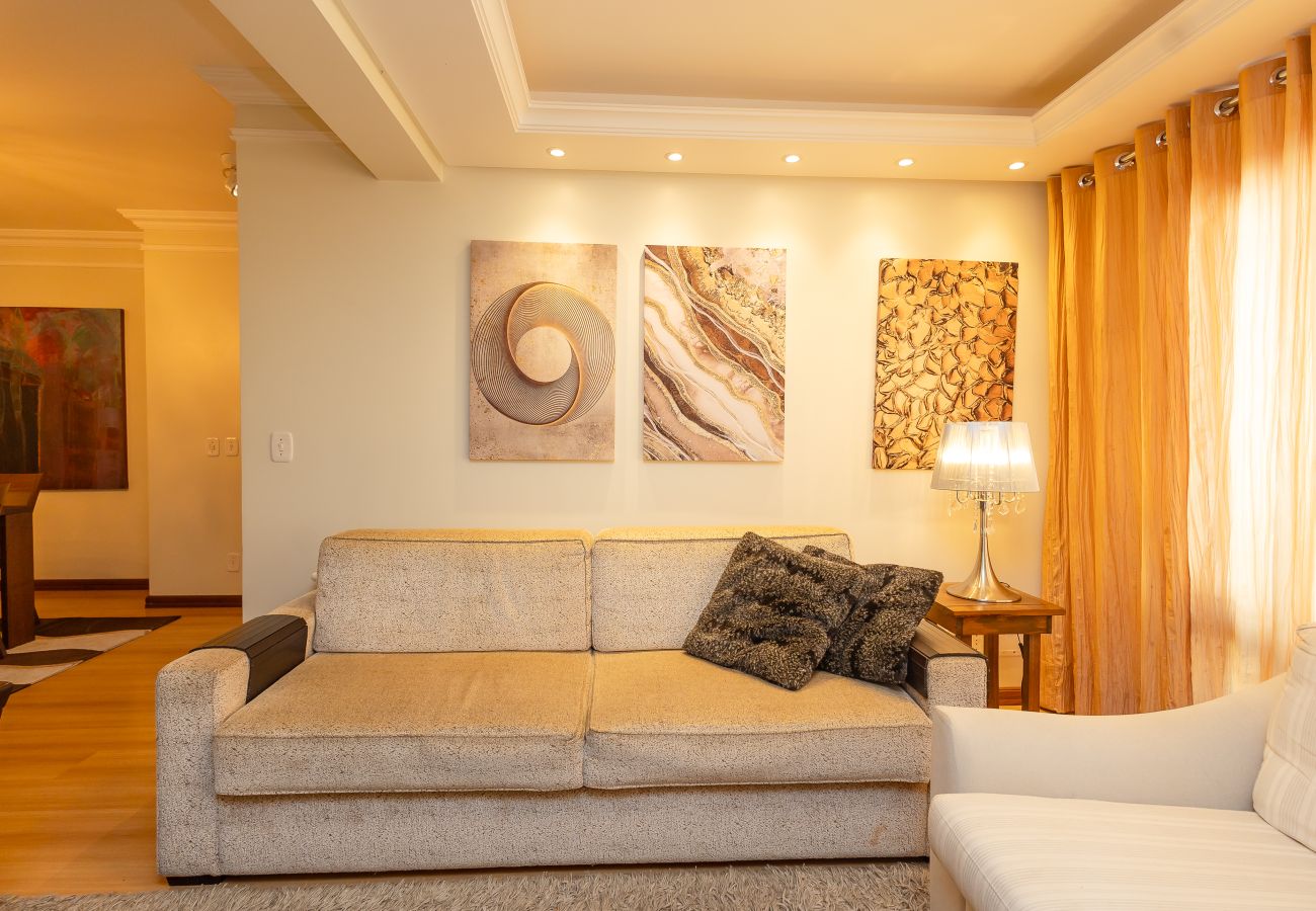 Apartamento em Gramado - Apto amplo 2D (banho social+lavabo) no coração de Gramado!