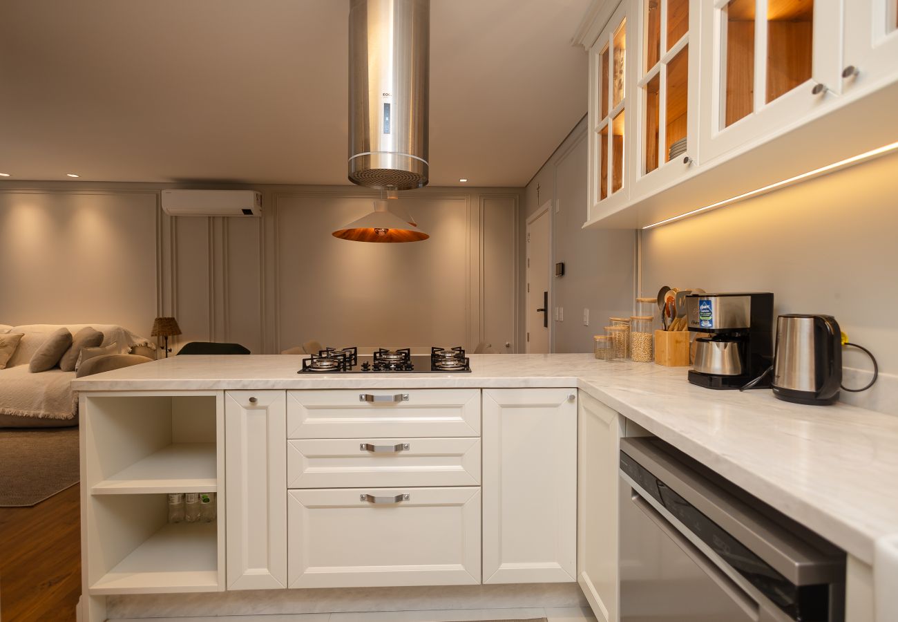 Apartamento em Gramado - NOVO! Apto alto Padrão 2 suítes a 600m da Rua Coberta