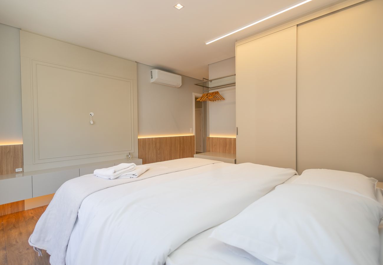 Apartamento em Gramado - NOVO! Apto alto Padrão 2 suítes a 600m da Rua Coberta