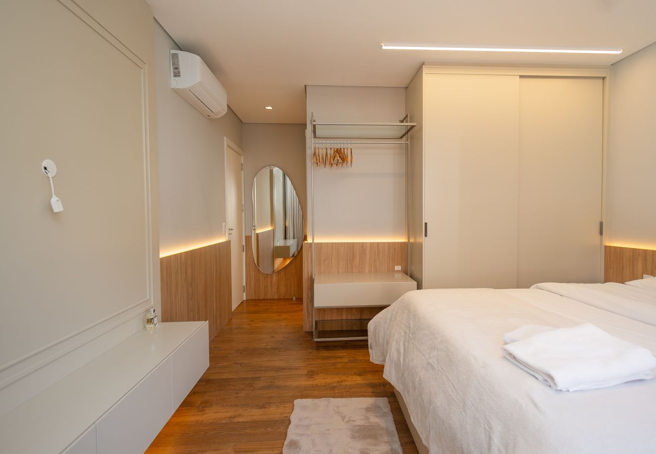 Apartamento em Gramado - NOVO! Apto alto Padrão 2 suítes a 600m da Rua Coberta