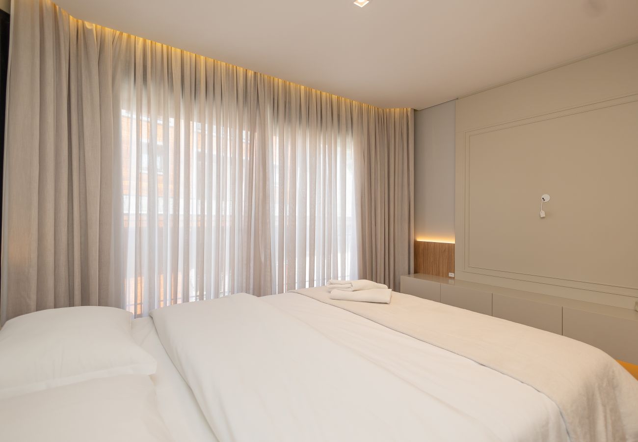 Apartamento em Gramado - NOVO! Apto alto Padrão 2 suítes a 600m da Rua Coberta