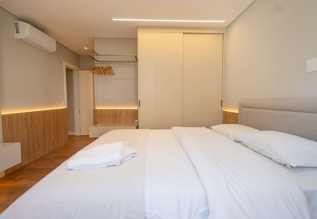 Apartamento em Gramado - NOVO! Apto alto Padrão 2 suítes a 600m da Rua Coberta