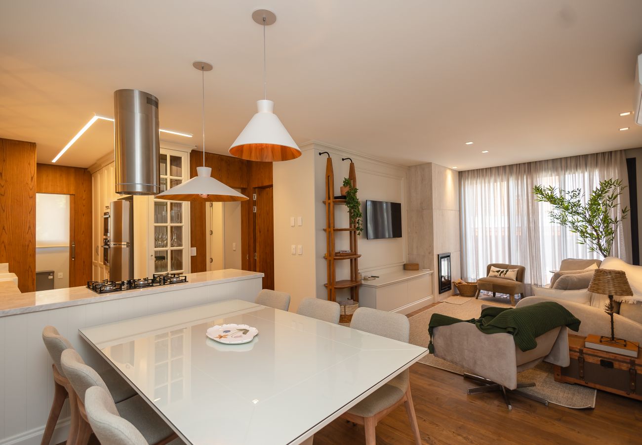 Apartamento em Gramado - NOVO! Apto alto Padrão 2 suítes a 600m da Rua Coberta