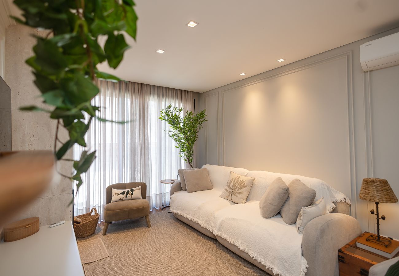 Apartamento em Gramado - NOVO! Apto alto Padrão 2 suítes a 600m da Rua Coberta