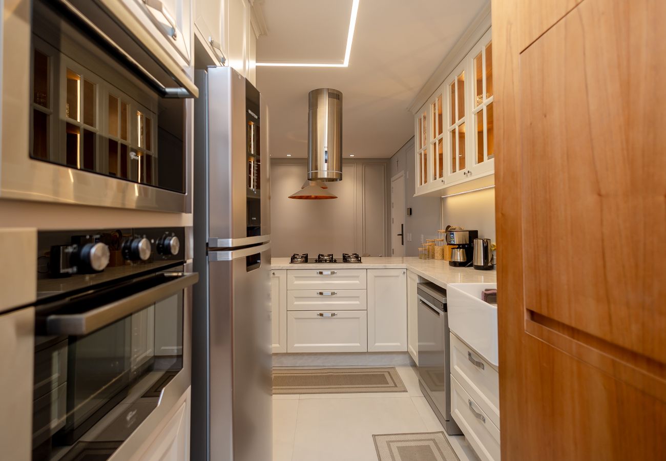 Apartamento em Gramado - NOVO! Apto alto Padrão 2 suítes a 600m da Rua Coberta