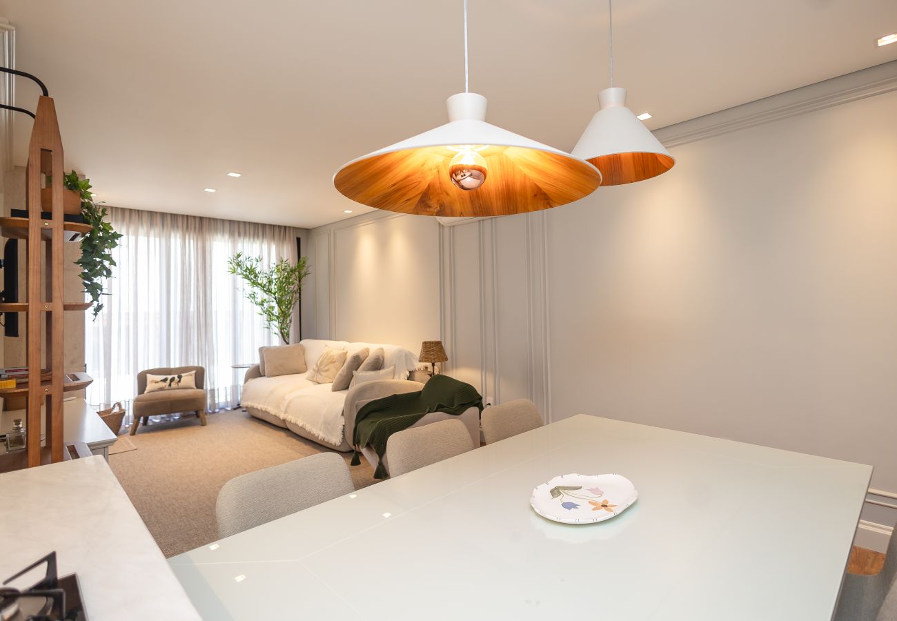 Apartamento em Gramado - NOVO! Apto alto Padrão 2 suítes a 600m da Rua Coberta