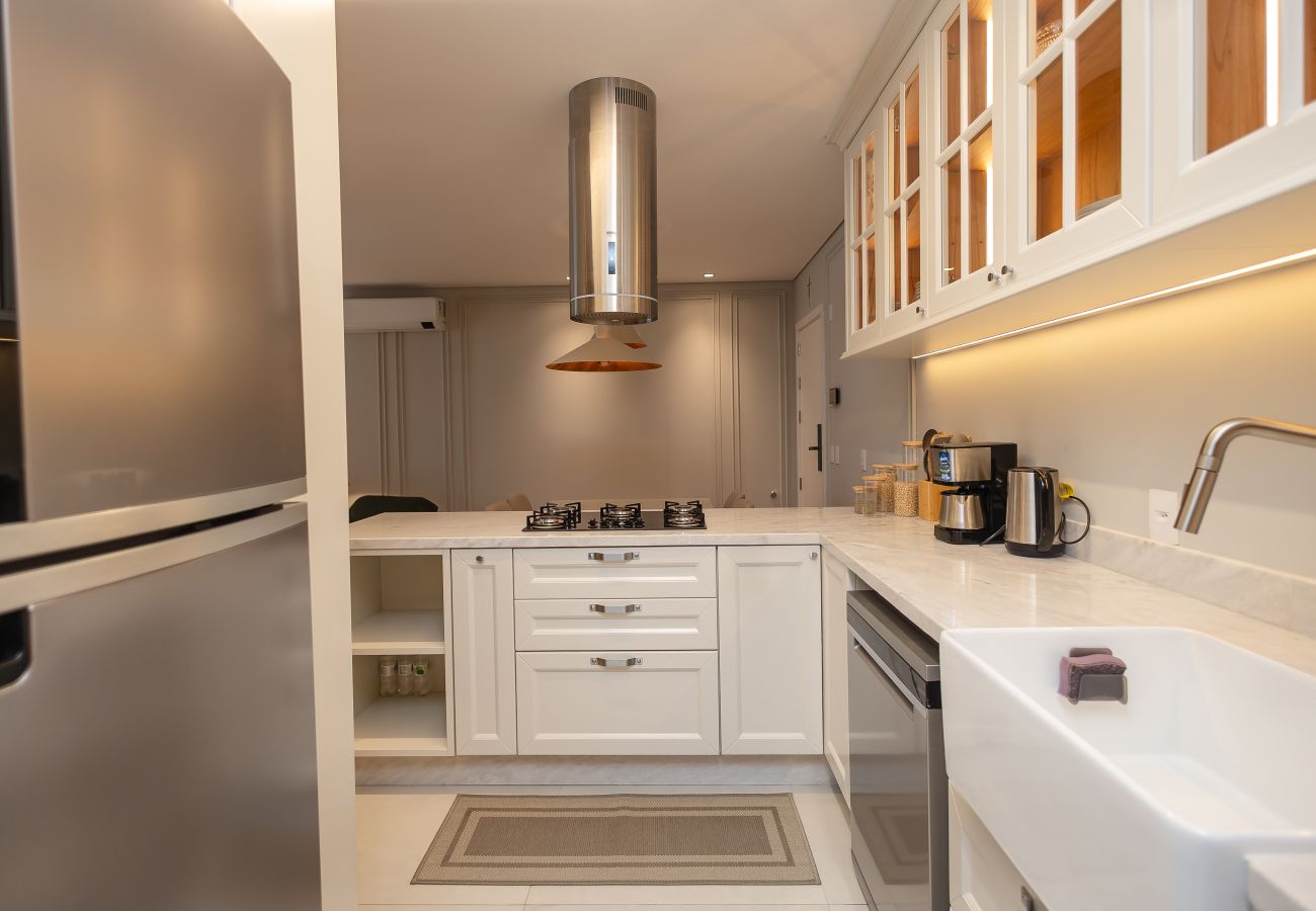 Apartamento em Gramado - NOVO! Apto alto Padrão 2 suítes a 600m da Rua Coberta