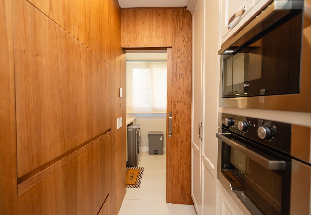 Apartamento em Gramado - NOVO! Apto alto Padrão 2 suítes a 600m da Rua Coberta