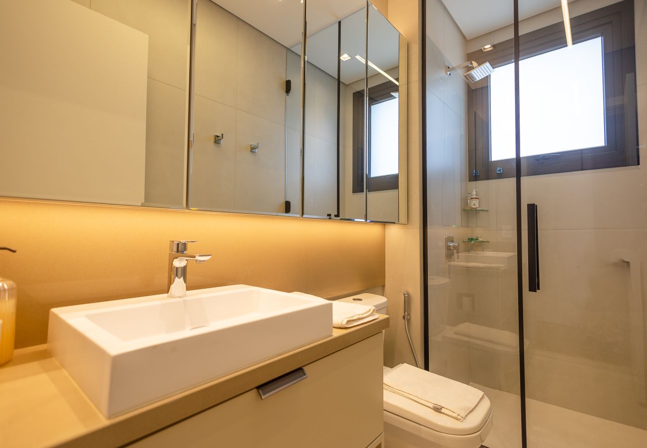 Apartamento em Gramado - NOVO! Apto alto Padrão 2 suítes a 600m da Rua Coberta