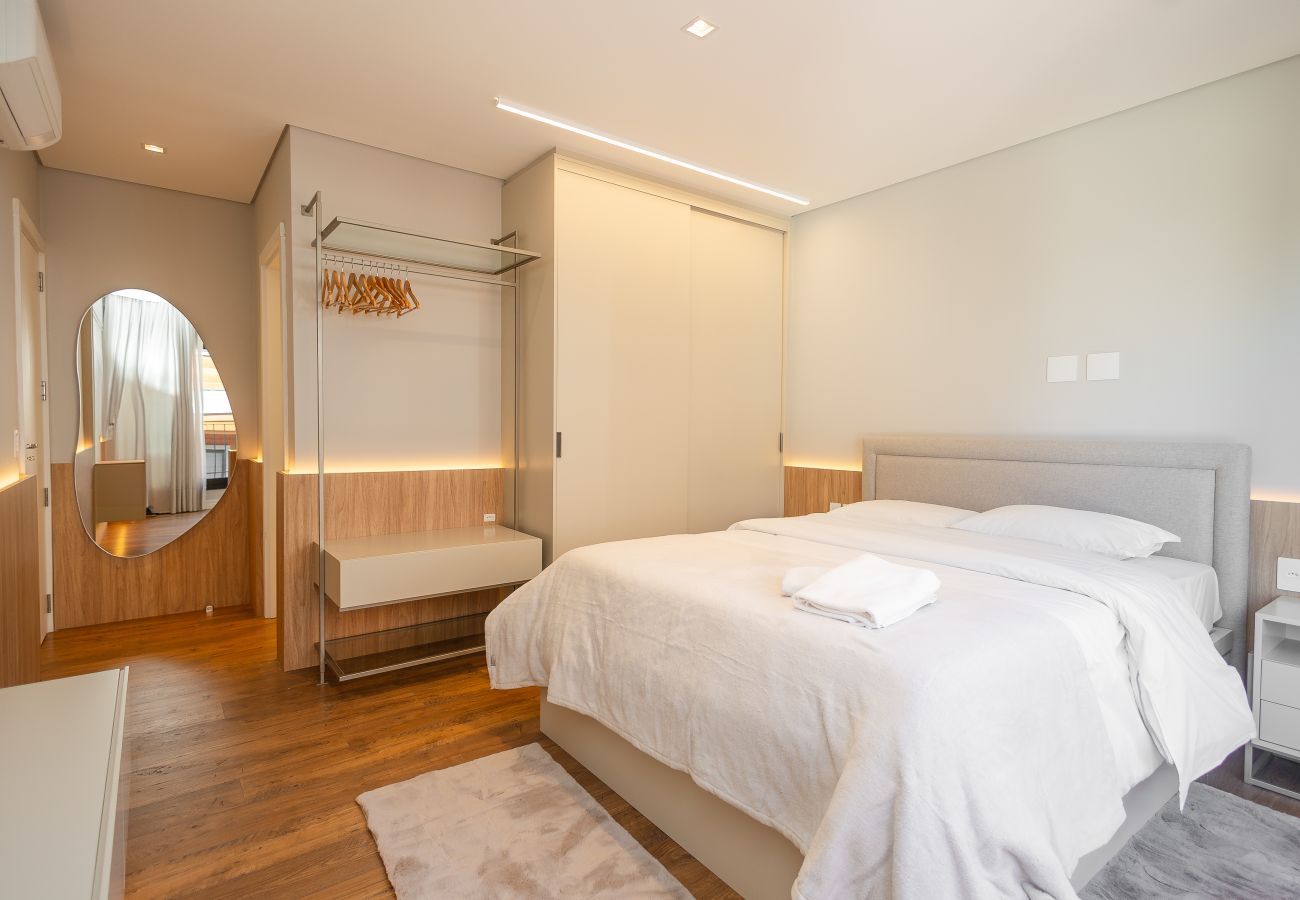 Apartamento em Gramado - NOVO! Apto alto Padrão 2 suítes a 600m da Rua Coberta