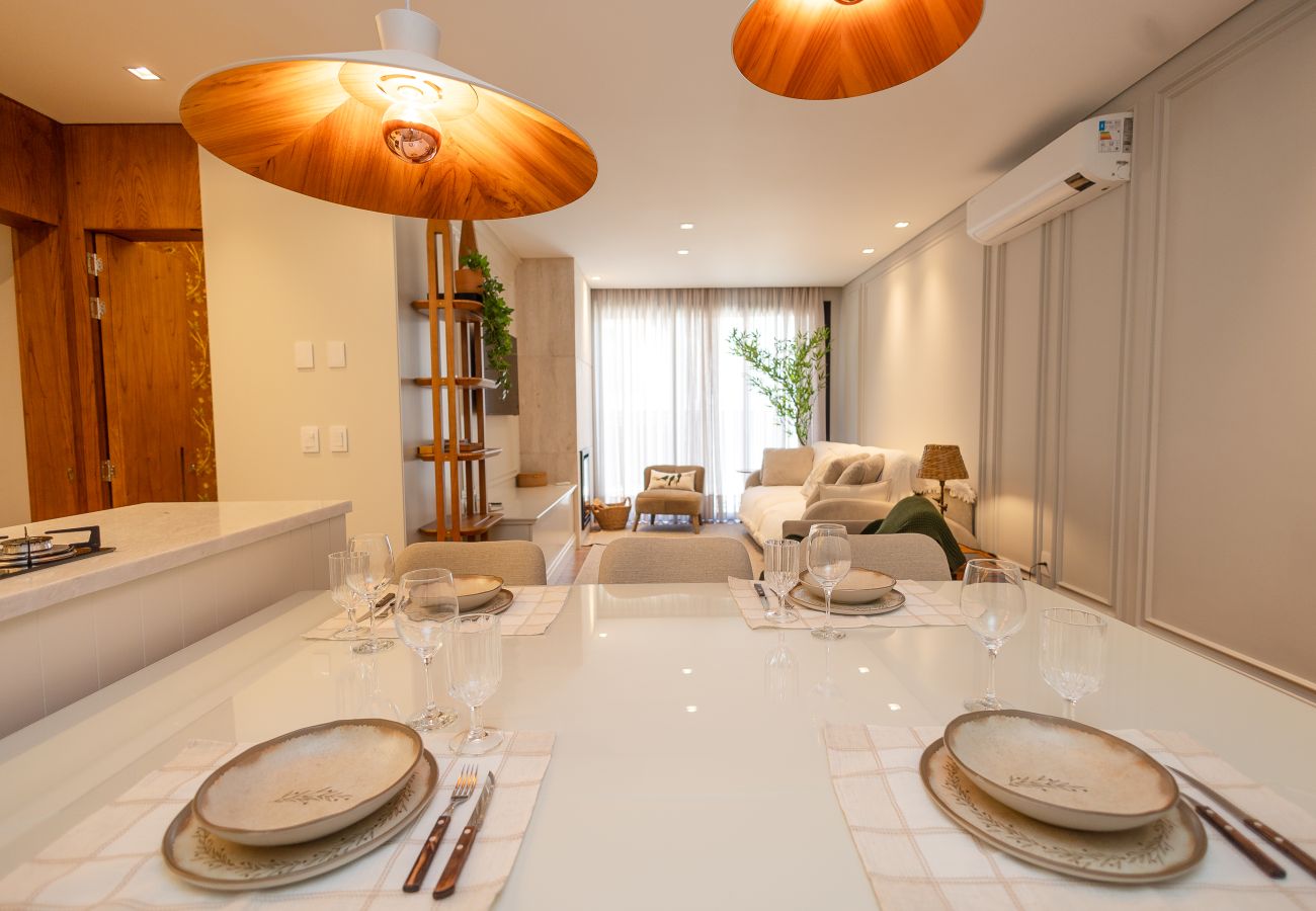 Apartamento em Gramado - NOVO! Apto alto Padrão 2 suítes a 600m da Rua Coberta