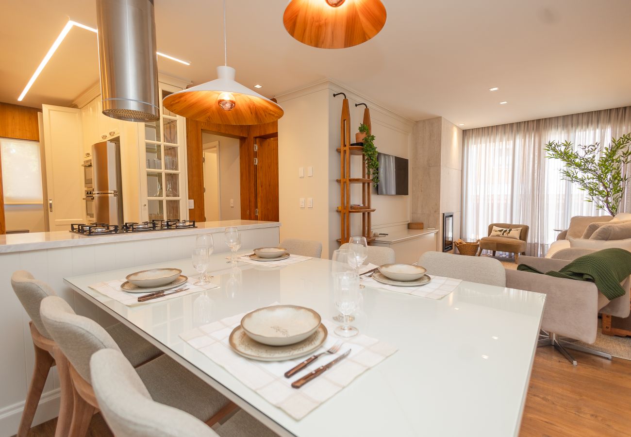 Apartamento em Gramado - NOVO! Apto alto Padrão 2 suítes a 600m da Rua Coberta