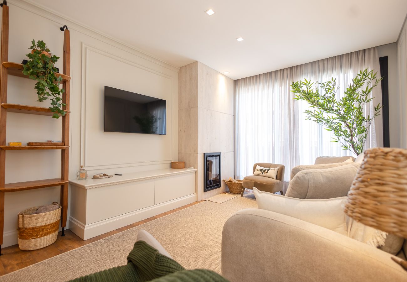 Apartamento em Gramado - NOVO! Apto alto Padrão 2 suítes a 600m da Rua Coberta