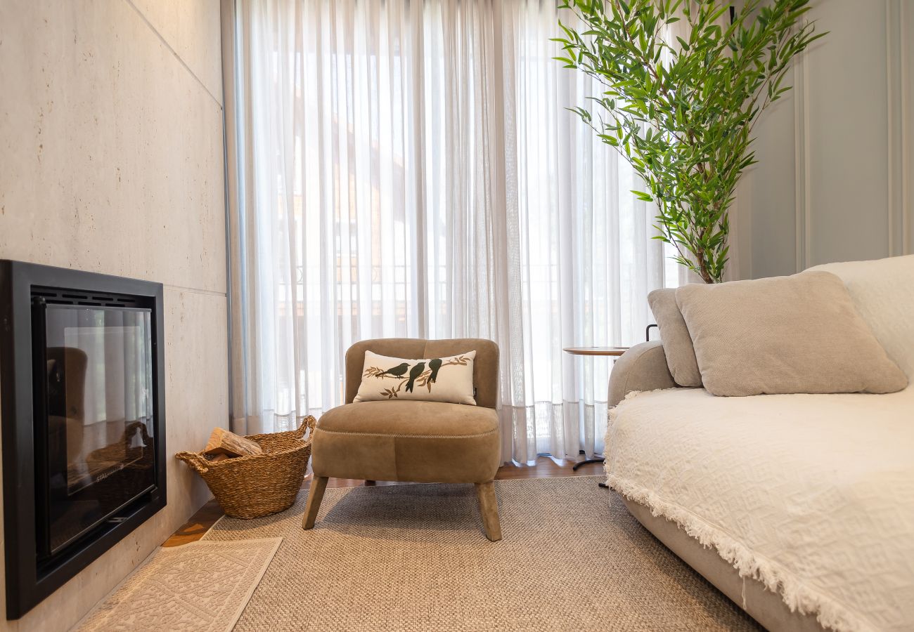 Apartamento em Gramado - NOVO! Apto alto Padrão 2 suítes a 600m da Rua Coberta