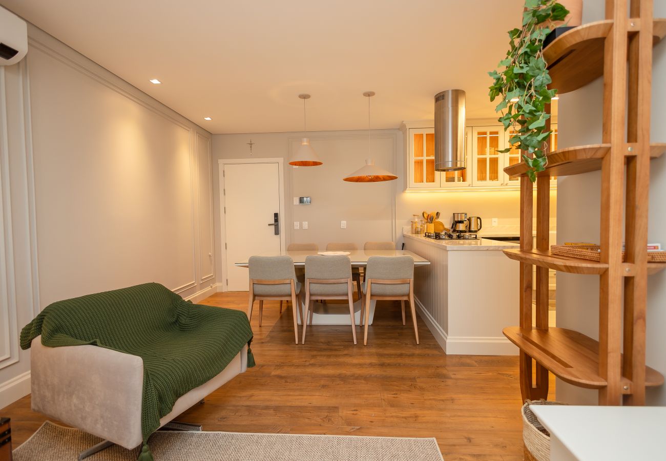 Apartamento em Gramado - NOVO! Apto alto Padrão 2 suítes a 600m da Rua Coberta