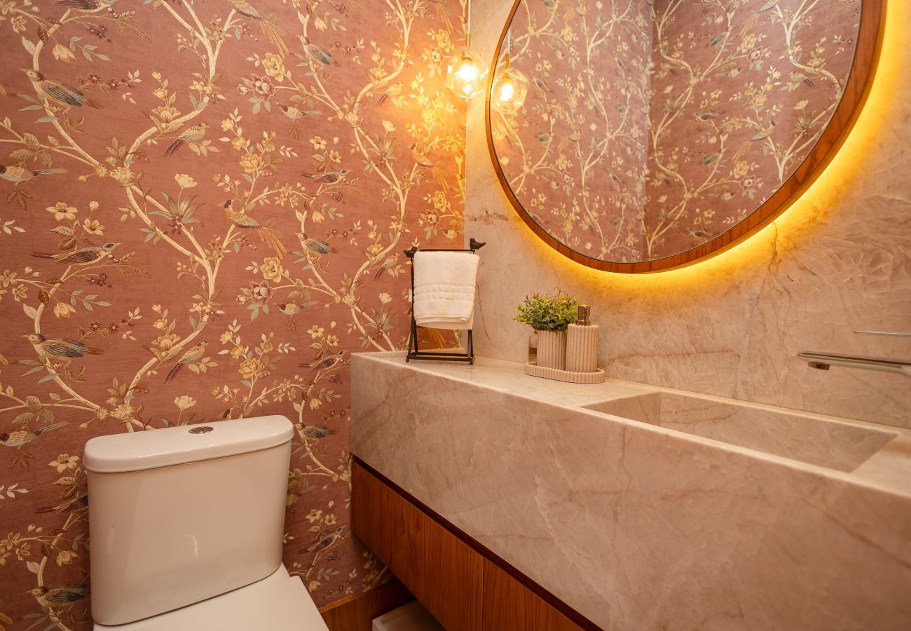 Apartamento em Gramado - NOVO! Apto alto Padrão 2 suítes a 600m da Rua Coberta