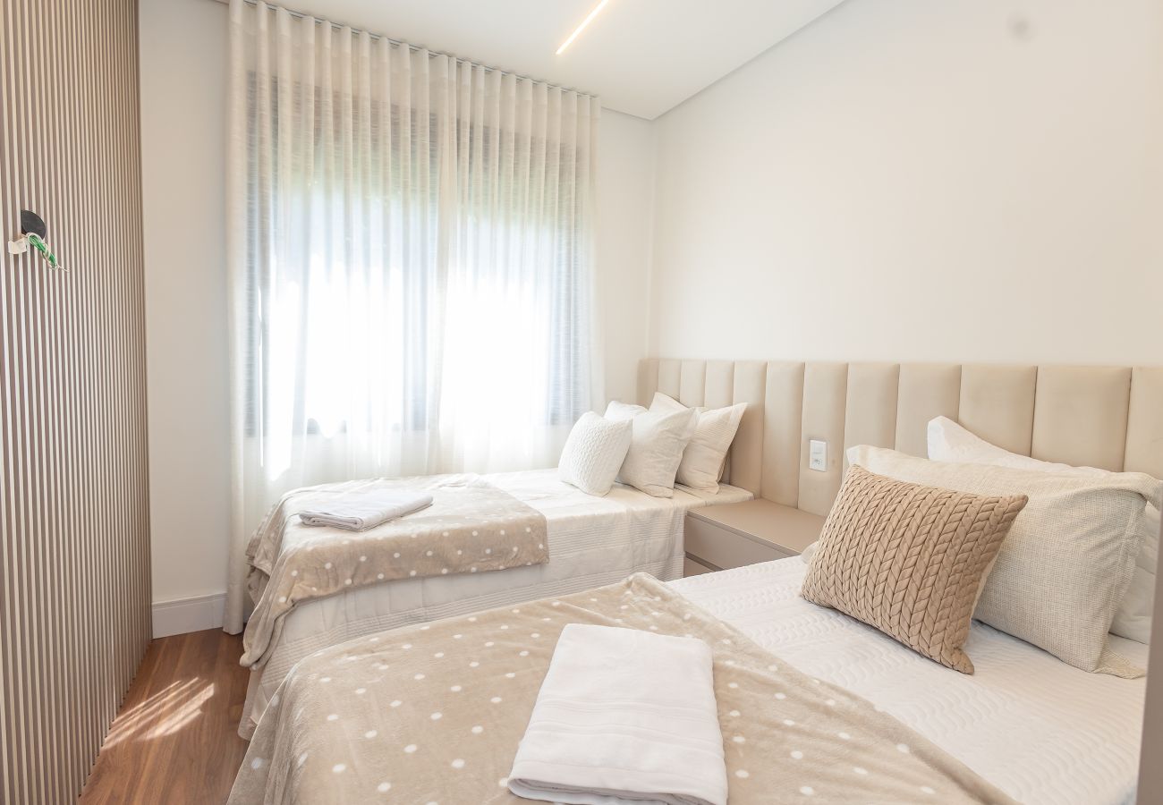 Apartamento em Gramado - NOVO! 2D (1 suite) em frente à Vila Olimpica (Várzea)