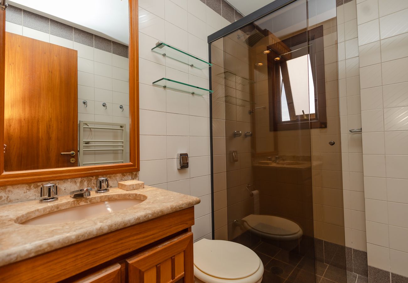 Apartamento em Gramado - 3D acolhedor na esq Lago Joaquina (600m da R Torta)