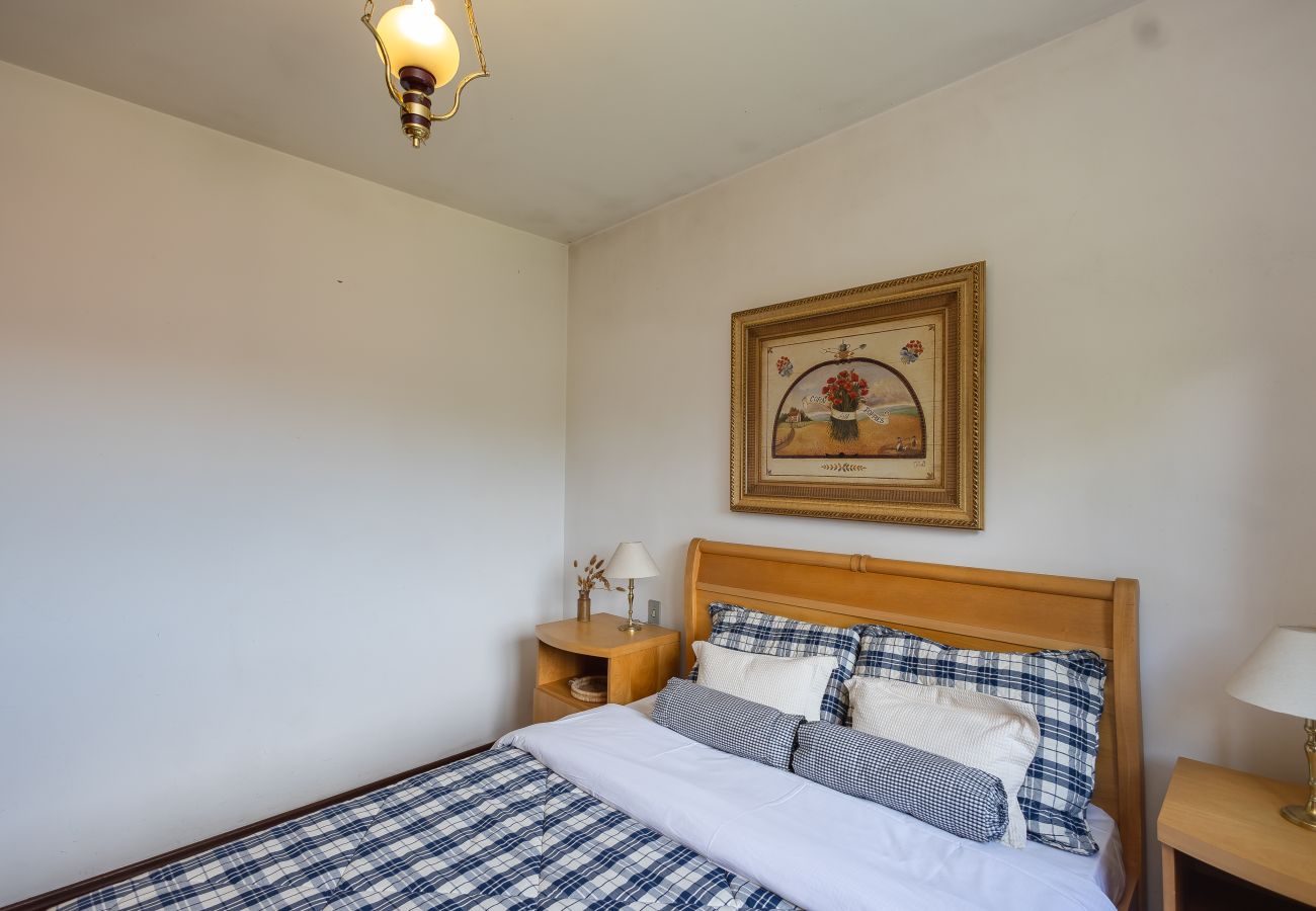 Apartamento em Gramado - 3D acolhedor na esq Lago Joaquina (600m da R Torta)