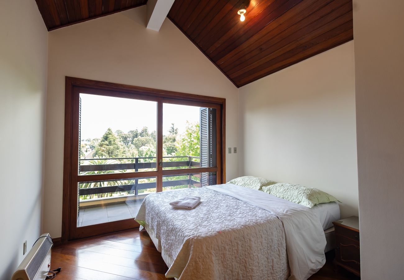 Apartamento em Gramado - 3D acolhedor na esq Lago Joaquina (600m da R Torta)