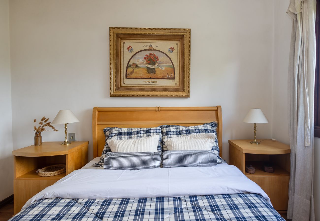 Apartamento em Gramado - 3D acolhedor na esq Lago Joaquina (600m da R Torta)