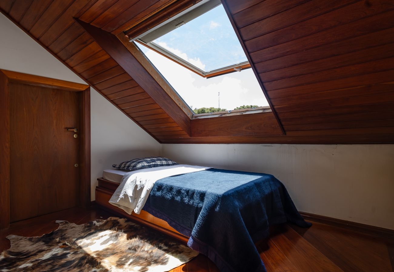 Apartamento em Gramado - 3D acolhedor na esq Lago Joaquina (600m da R Torta)