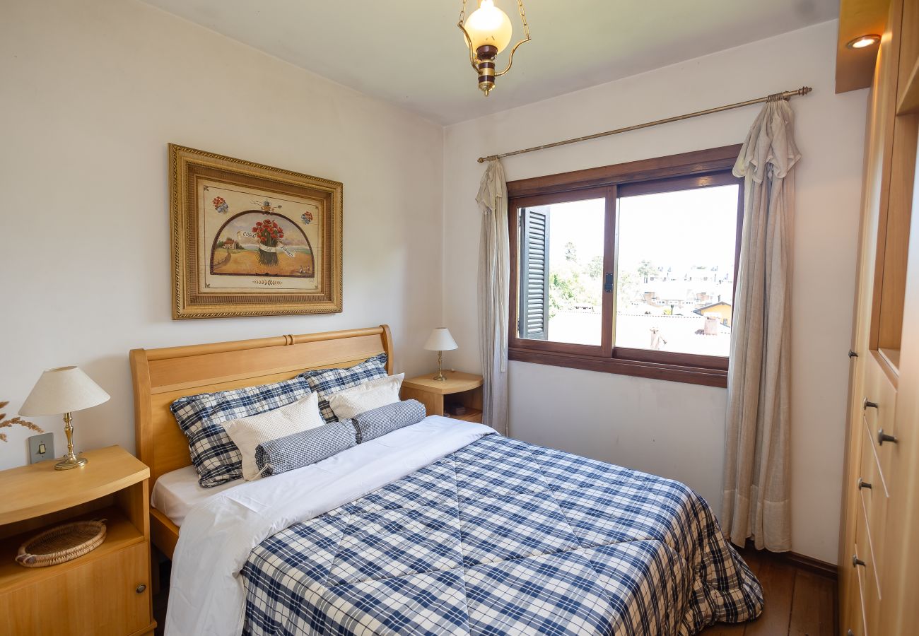 Apartamento em Gramado - 3D acolhedor na esq Lago Joaquina (600m da R Torta)