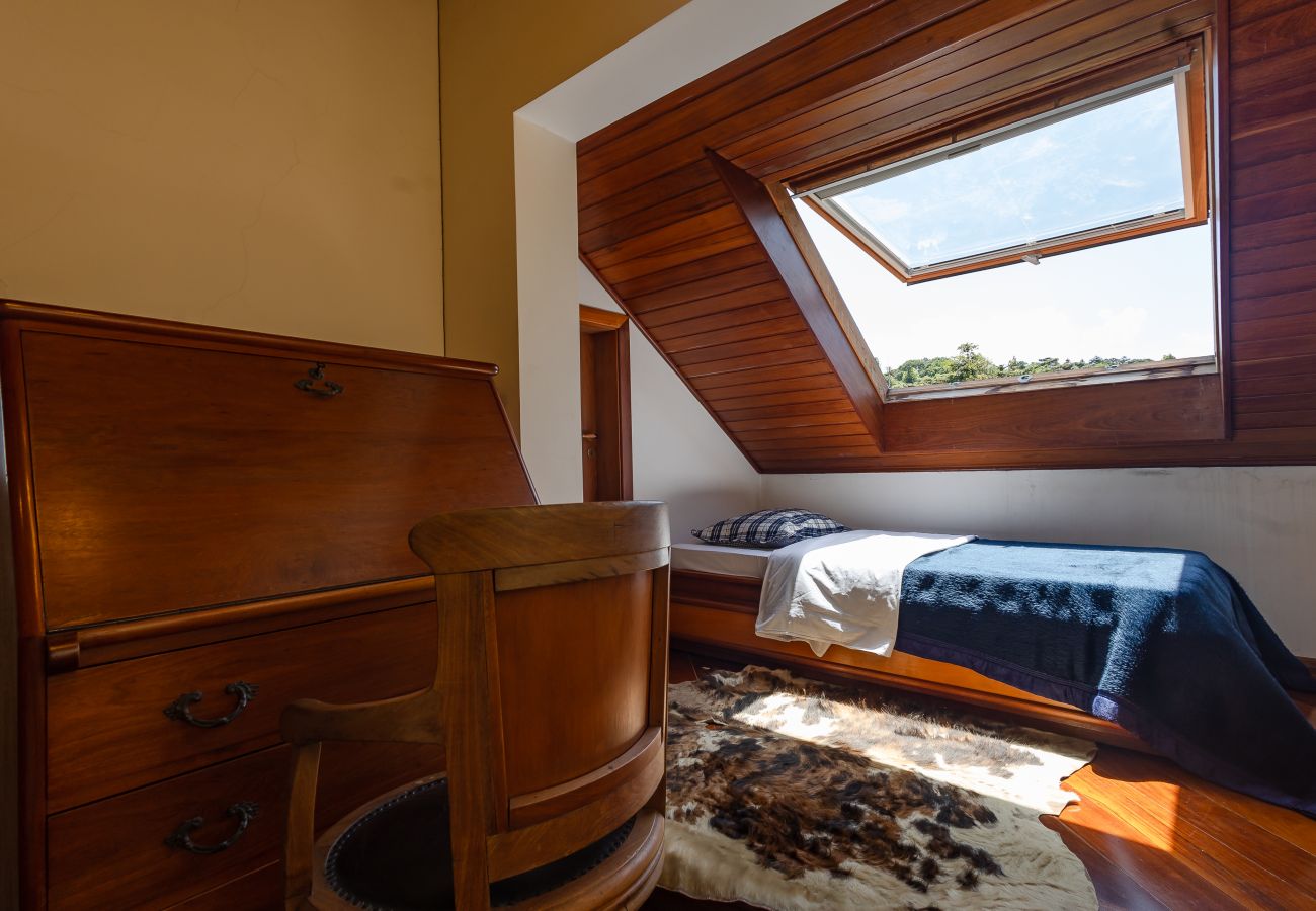 Apartamento em Gramado - 3D acolhedor na esq Lago Joaquina (600m da R Torta)