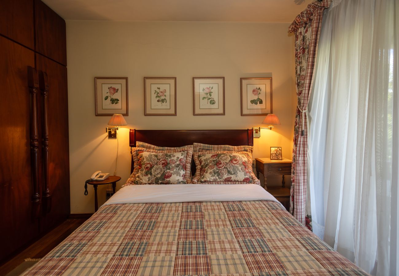 Apartamento em Gramado - 3D acolhedor na esq Lago Joaquina (600m da R Torta)