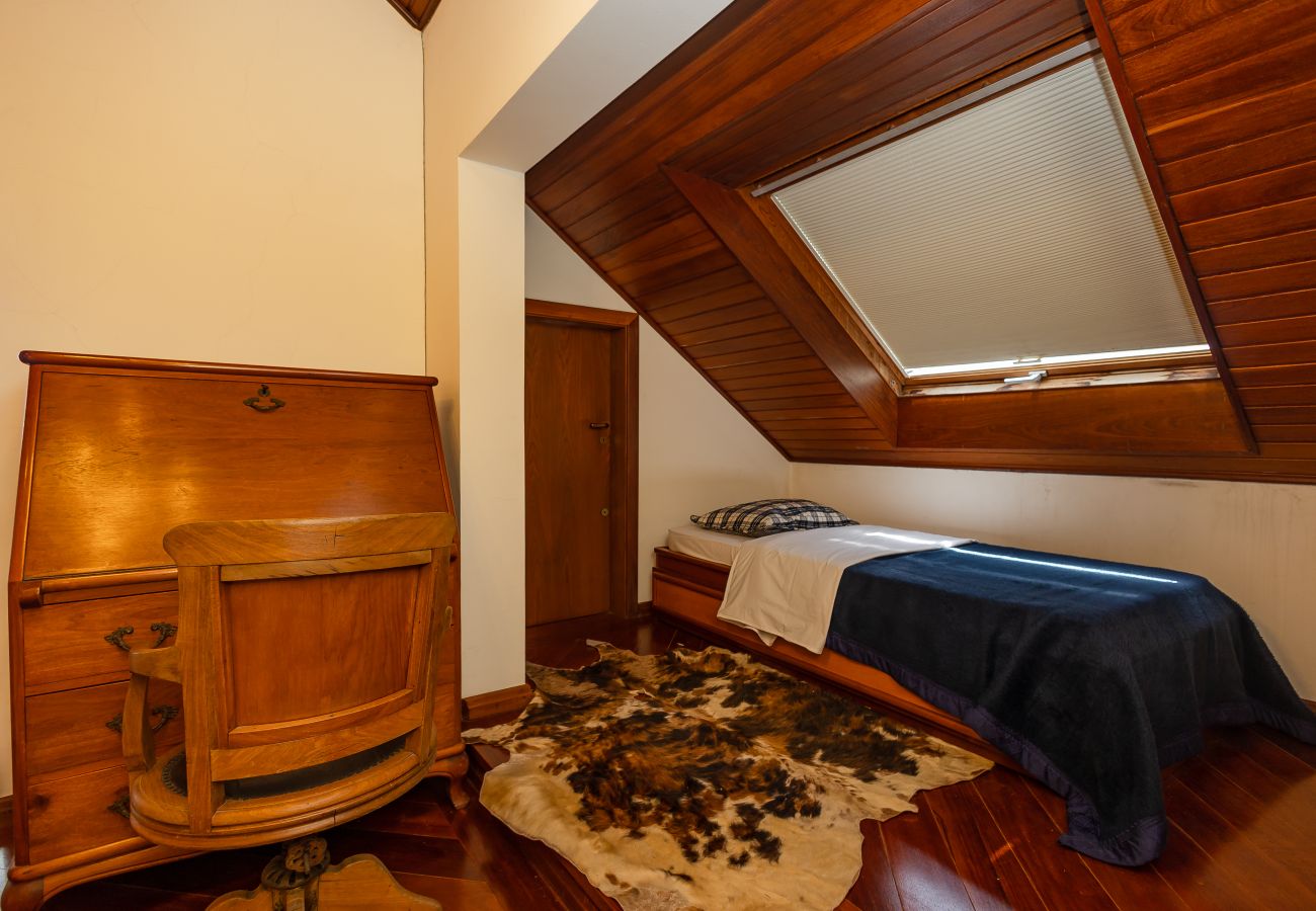 Apartamento em Gramado - 3D acolhedor na esq Lago Joaquina (600m da R Torta)