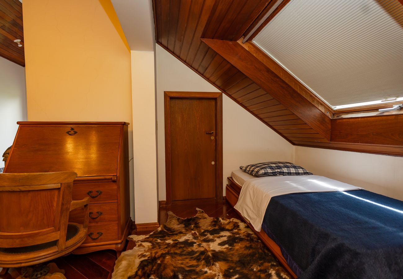 Apartamento em Gramado - 3D acolhedor na esq Lago Joaquina (600m da R Torta)