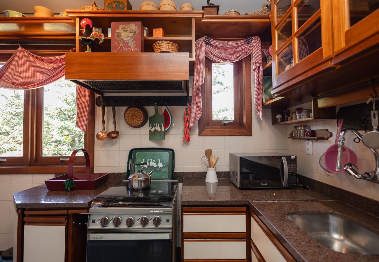 Apartamento em Gramado - 3D acolhedor na esq Lago Joaquina (600m da R Torta)