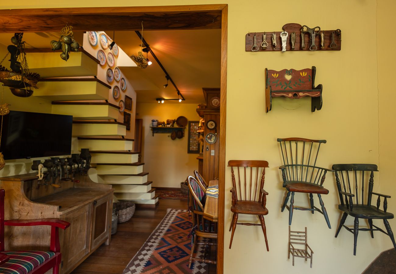 Apartamento em Gramado - 3D acolhedor na esq Lago Joaquina (600m da R Torta)