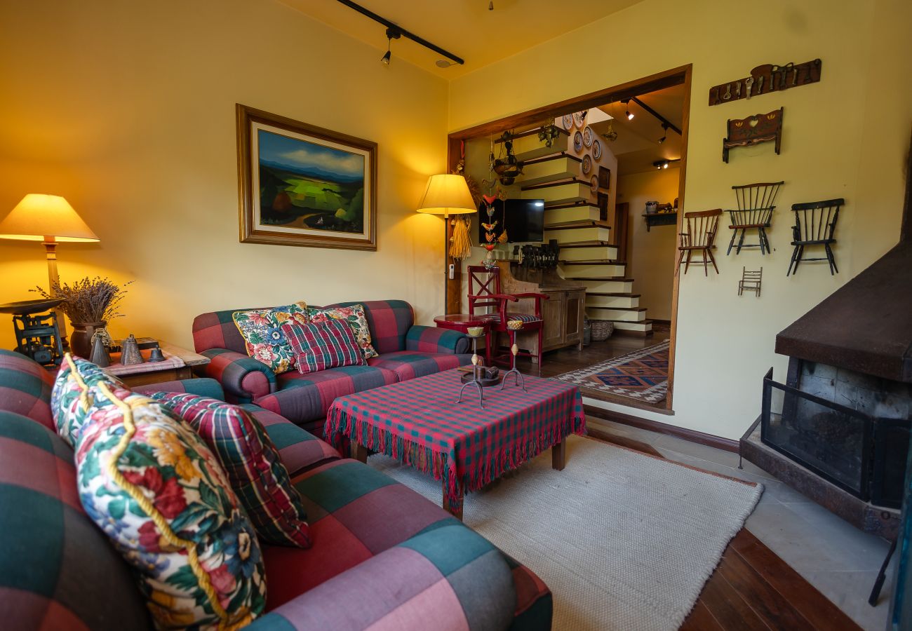 Apartamento em Gramado - 3D acolhedor na esq Lago Joaquina (600m da R Torta)