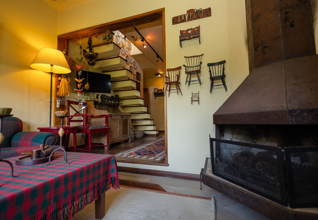 Apartamento em Gramado - 3D acolhedor na esq Lago Joaquina (600m da R Torta)