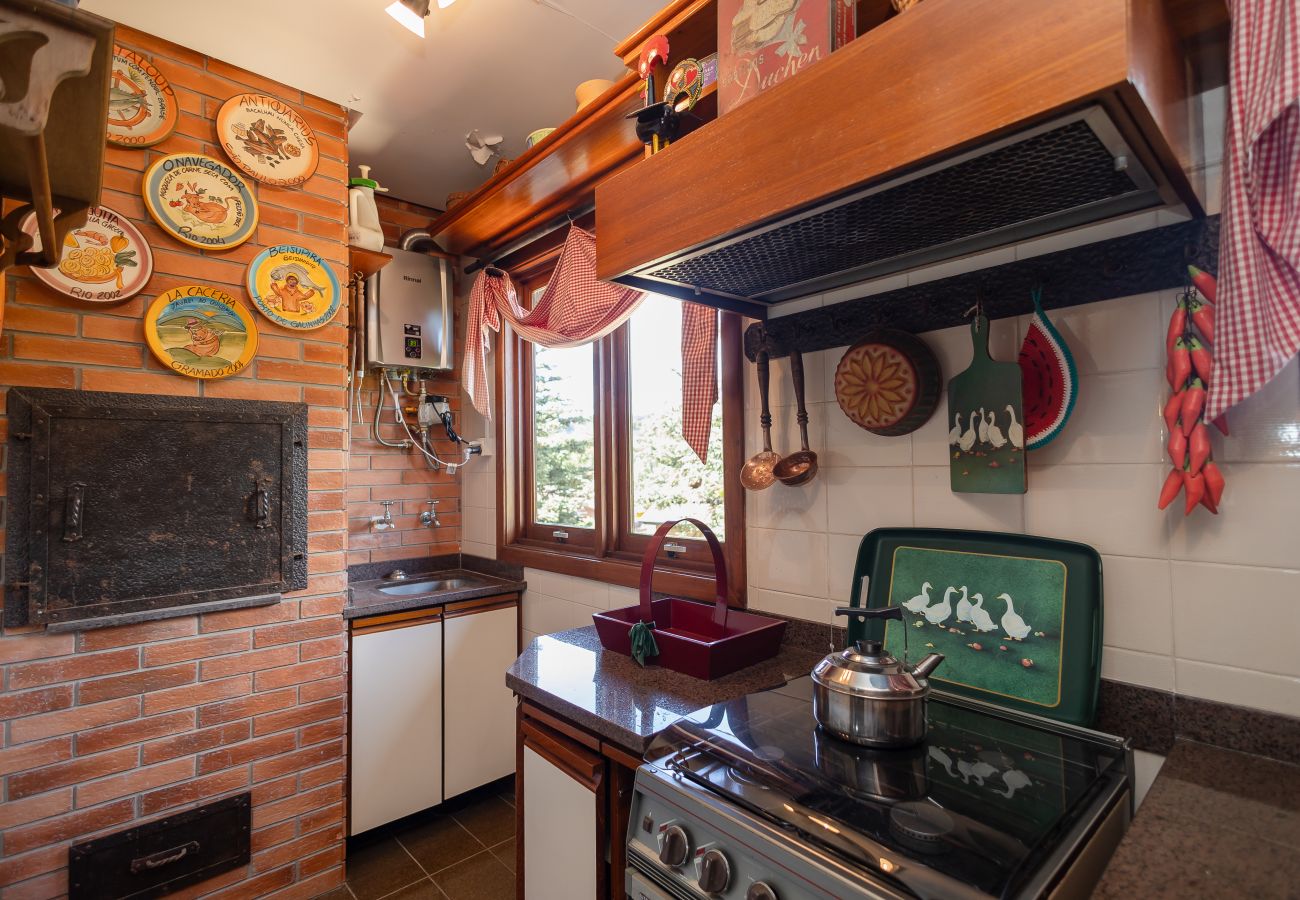 Apartamento em Gramado - 3D acolhedor na esq Lago Joaquina (600m da R Torta)