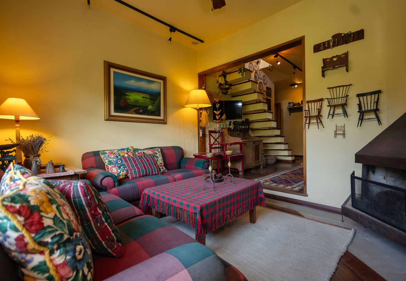 Apartamento em Gramado - 3D acolhedor na esq Lago Joaquina (600m da R Torta)