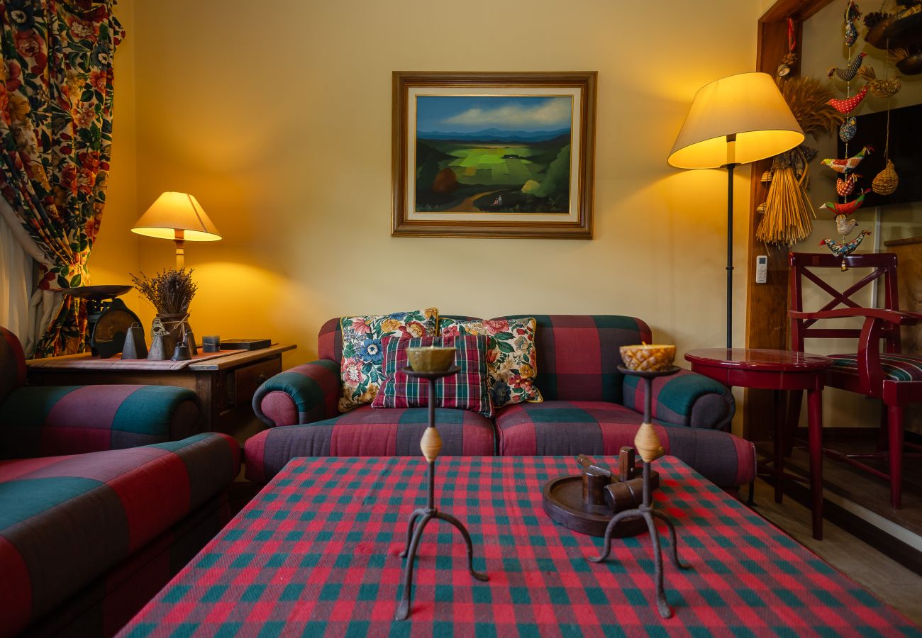 Apartamento em Gramado - 3D acolhedor na esq Lago Joaquina (600m da R Torta)