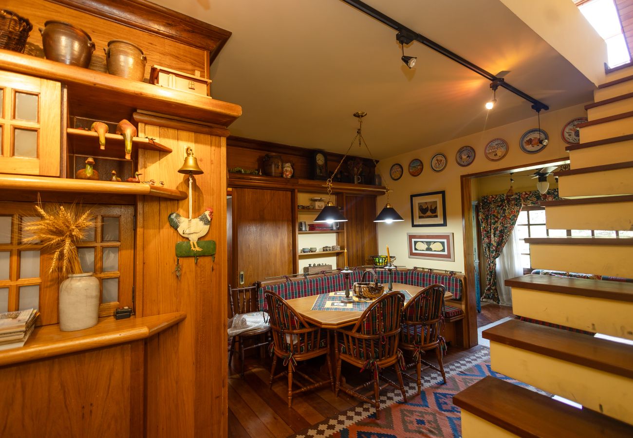 Apartamento em Gramado - 3D acolhedor na esq Lago Joaquina (600m da R Torta)