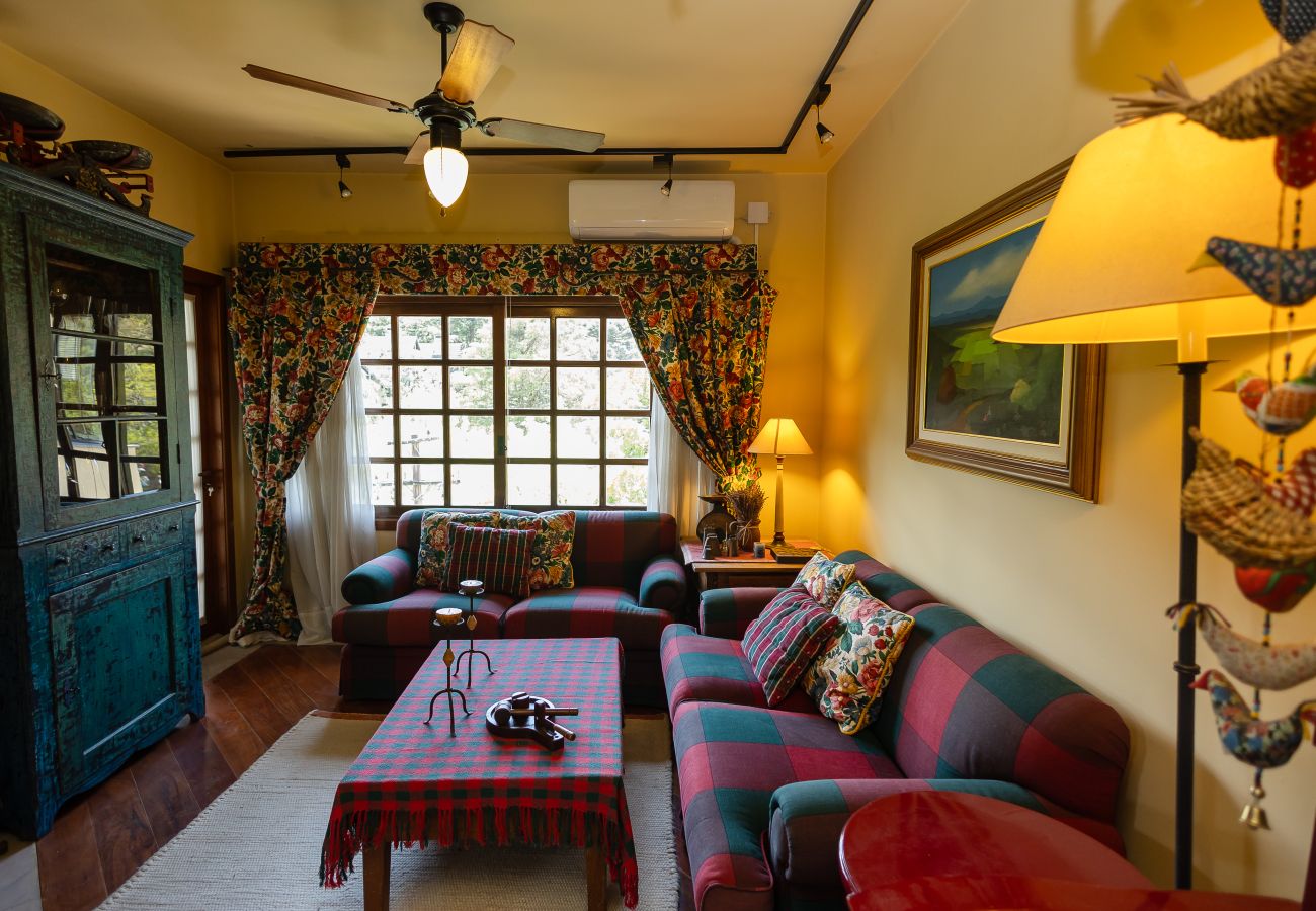 Apartamento em Gramado - 3D acolhedor na esq Lago Joaquina (600m da R Torta)