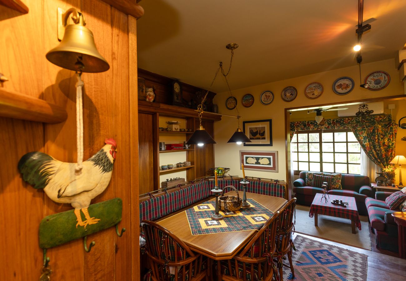 Apartamento em Gramado - 3D acolhedor na esq Lago Joaquina (600m da R Torta)