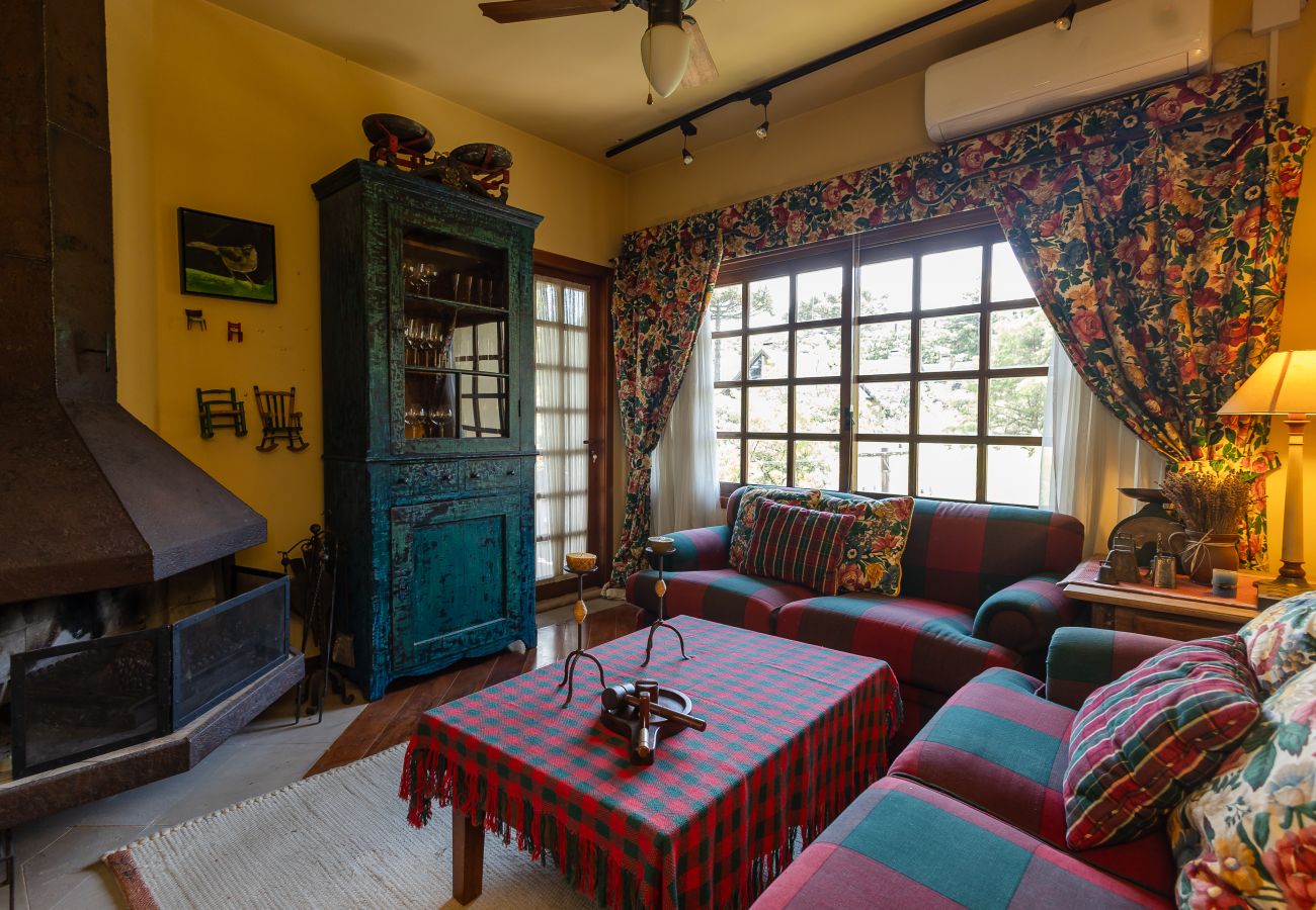 Apartamento em Gramado - 3D acolhedor na esq Lago Joaquina (600m da R Torta)